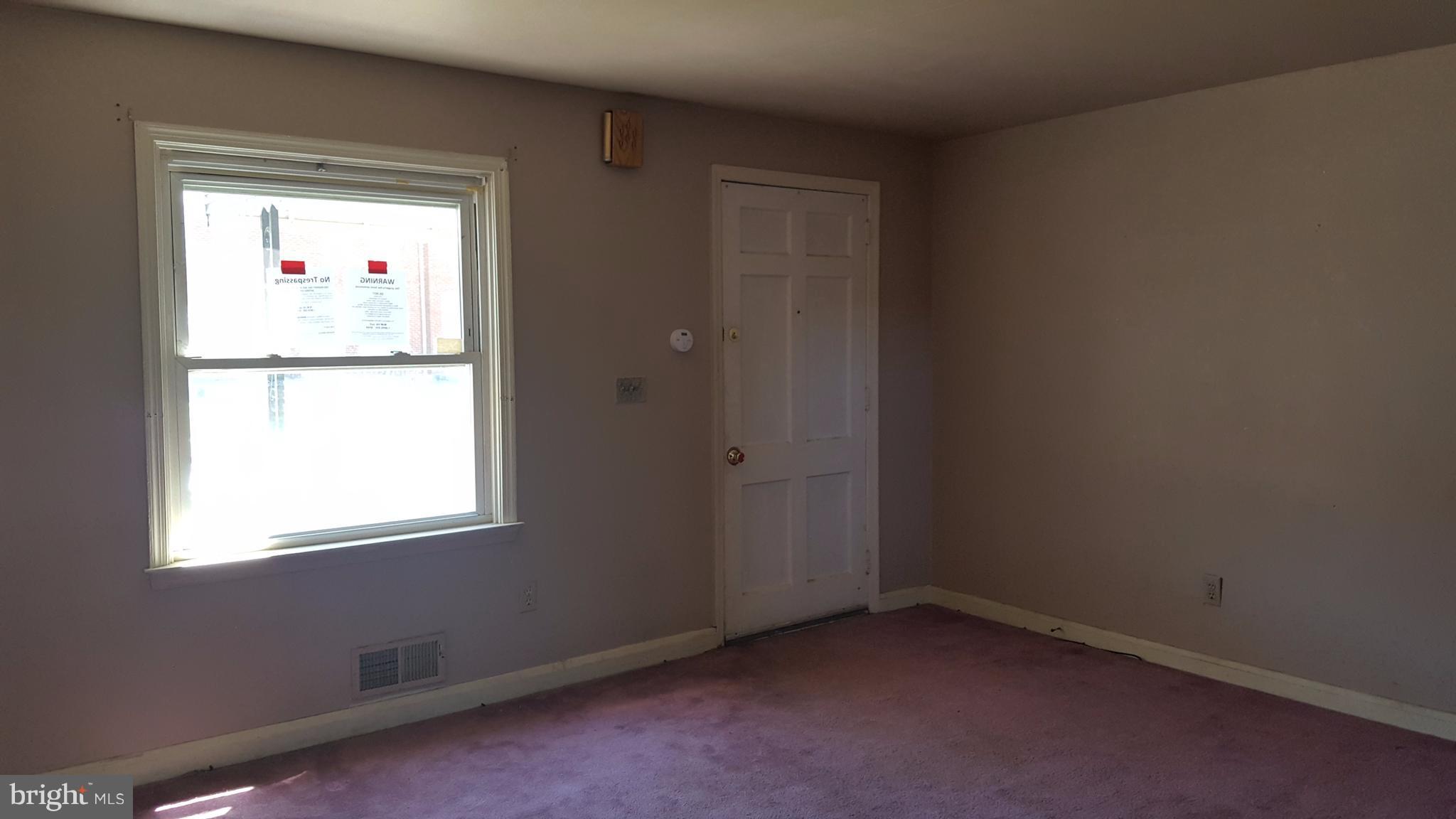2207 Vailthorn Road Baltimore, MD 21220 - Photo 6 of 23 Living Room