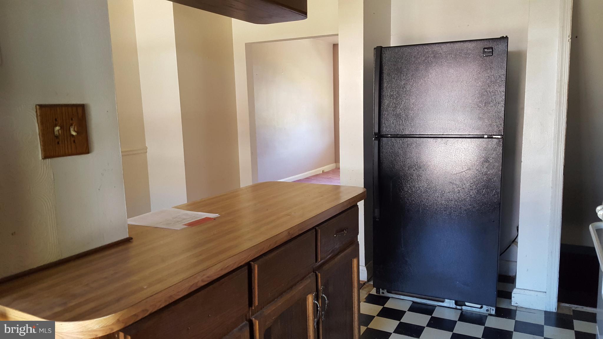 2207 Vailthorn Road Baltimore, MD 21220 - Photo 10 of 23 Kitchen