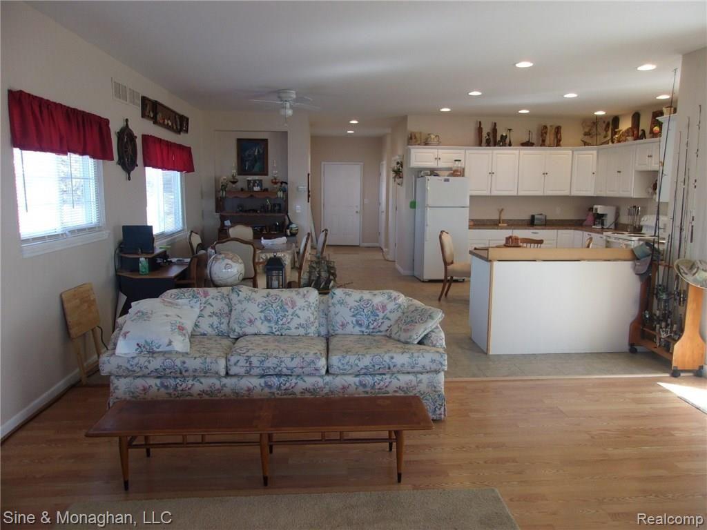 3907 Pointe Tremble Road Algonac, MI 48001 - Photo 18 of 48 101_9196.JPG