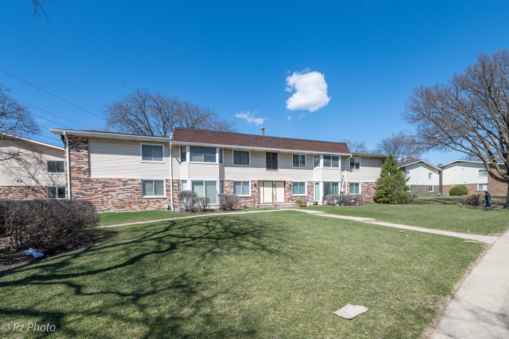 3100 Roberts Drive, Unit 8 Woodridge, IL 60517 - Photo 1 of 20