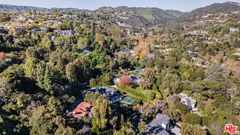 $4,495,000 | 13166 Boca De Canon Lane, Los Angeles, CA 90049
