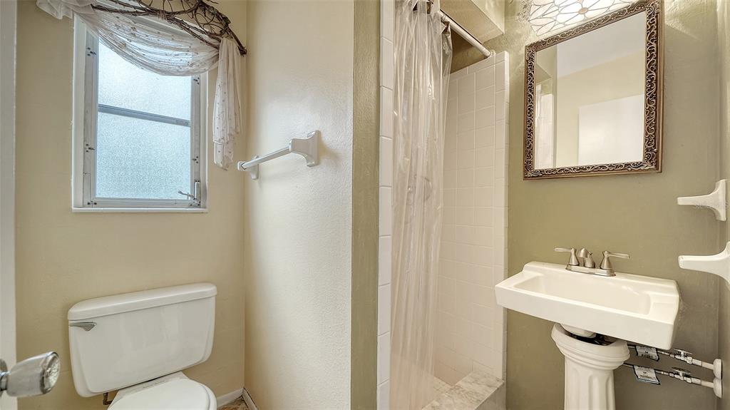 621 Alhambra Road Venice, FL 34285 - Photo 29 of 53
