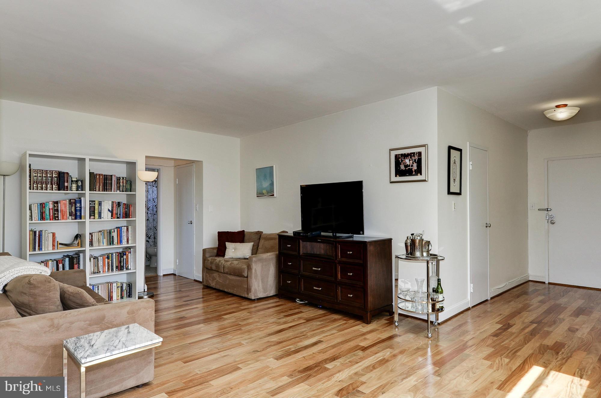 3025 Ontario Road Northwest, Unit 508 Washington, DC 20009 - Photo 2 of 8 Living Room