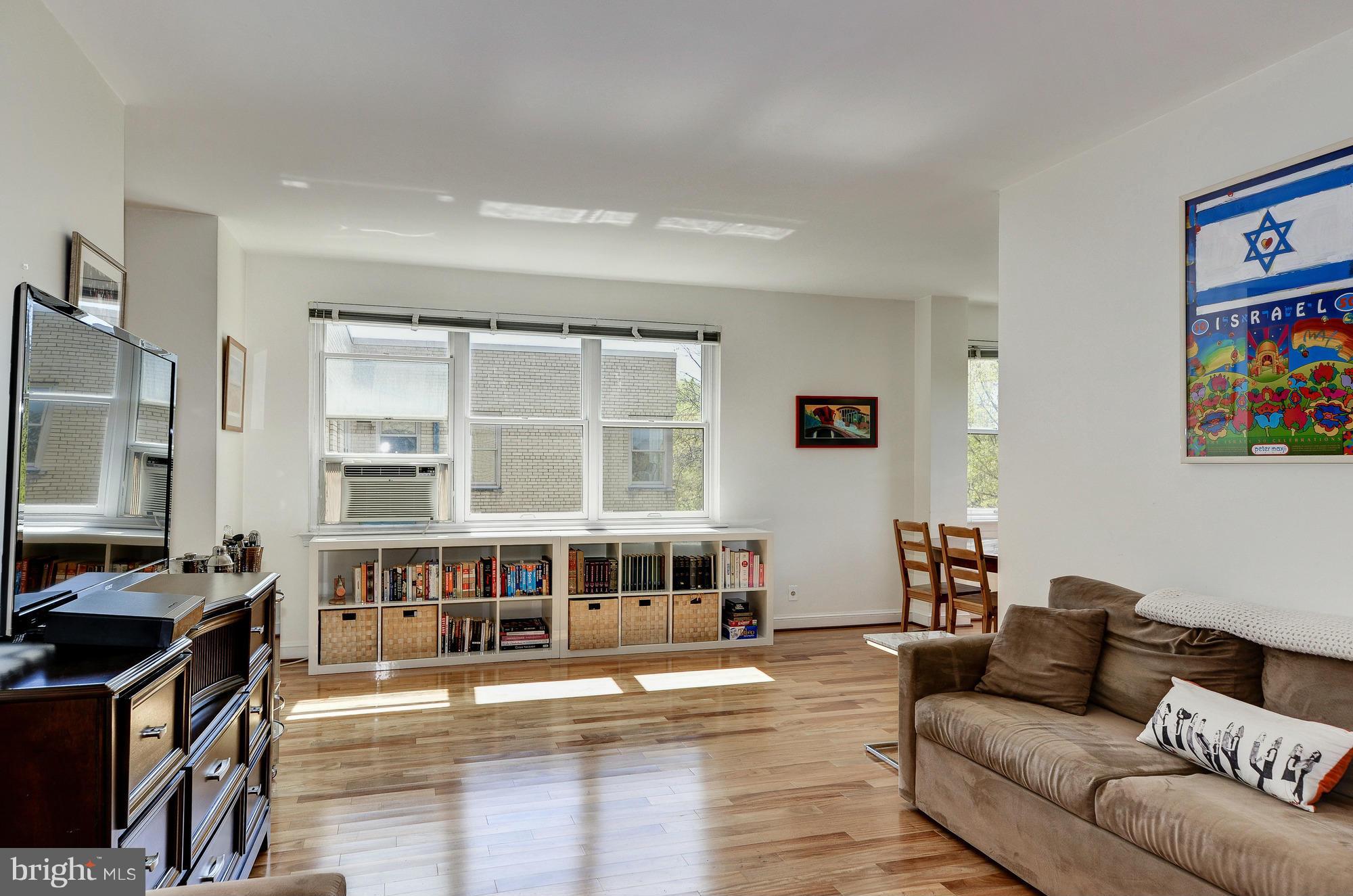 3025 Ontario Road Northwest, Unit 508 Washington, DC 20009 - Photo 3 of 8 Living Room