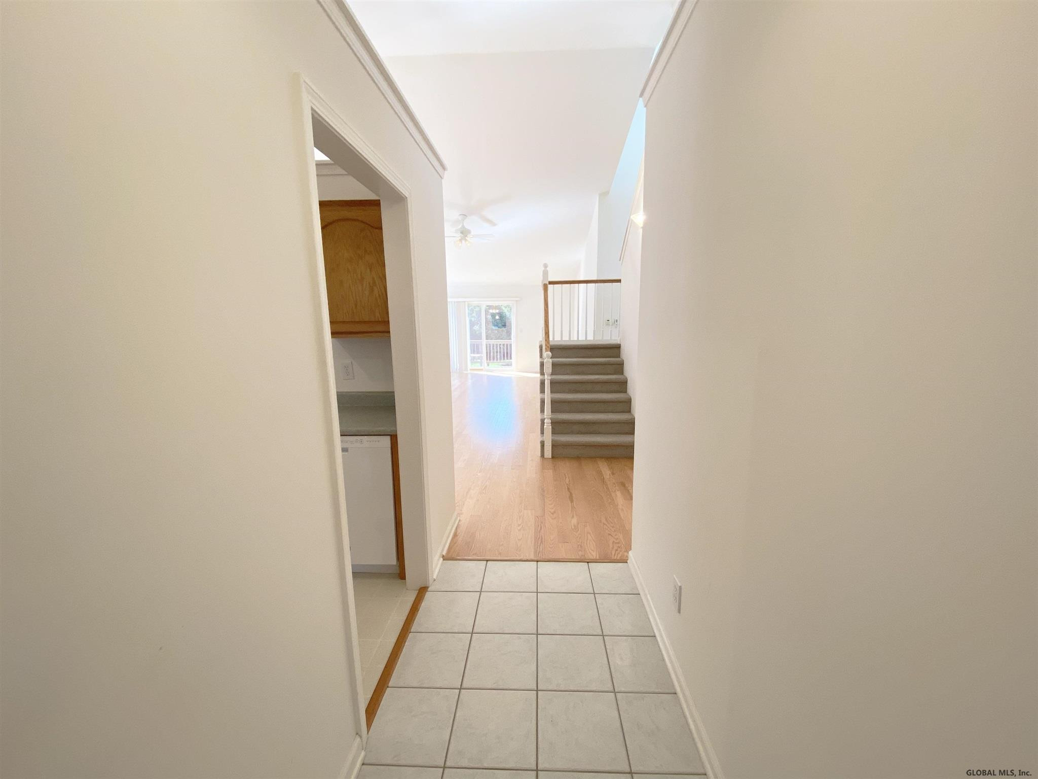 125 Harvard Road Colonie, NY 12189 - Photo 11 of 71 Photo 11