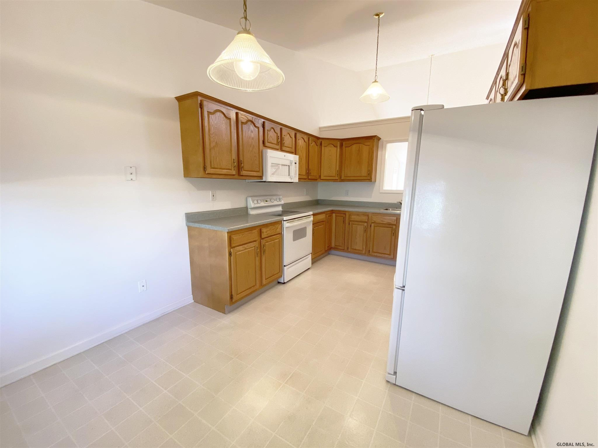 125 Harvard Road Colonie, NY 12189 - Photo 13 of 71 Photo 13