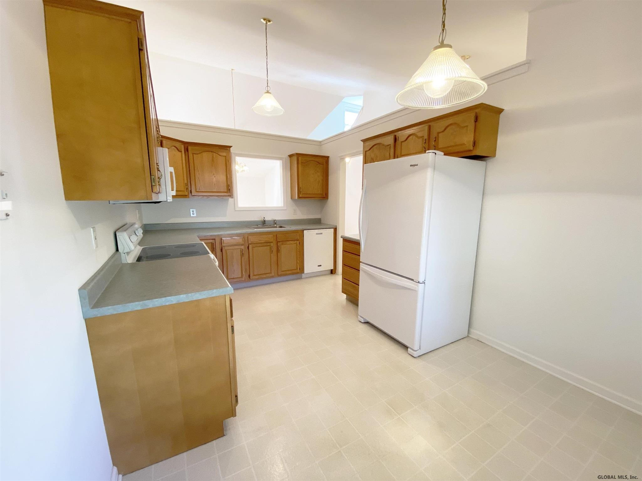 125 Harvard Road Colonie, NY 12189 - Photo 14 of 71 Photo 14