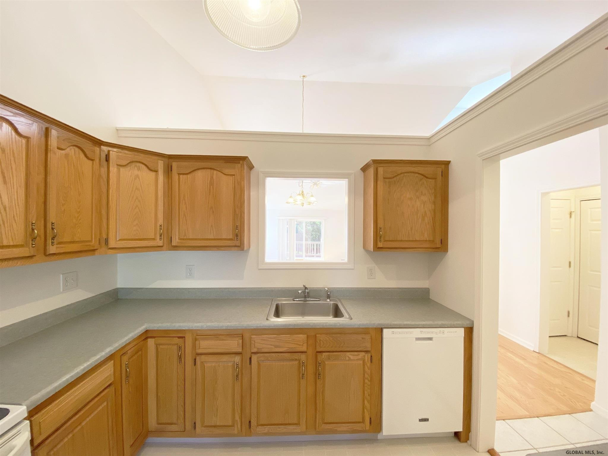 125 Harvard Road Colonie, NY 12189 - Photo 17 of 71 Photo 17