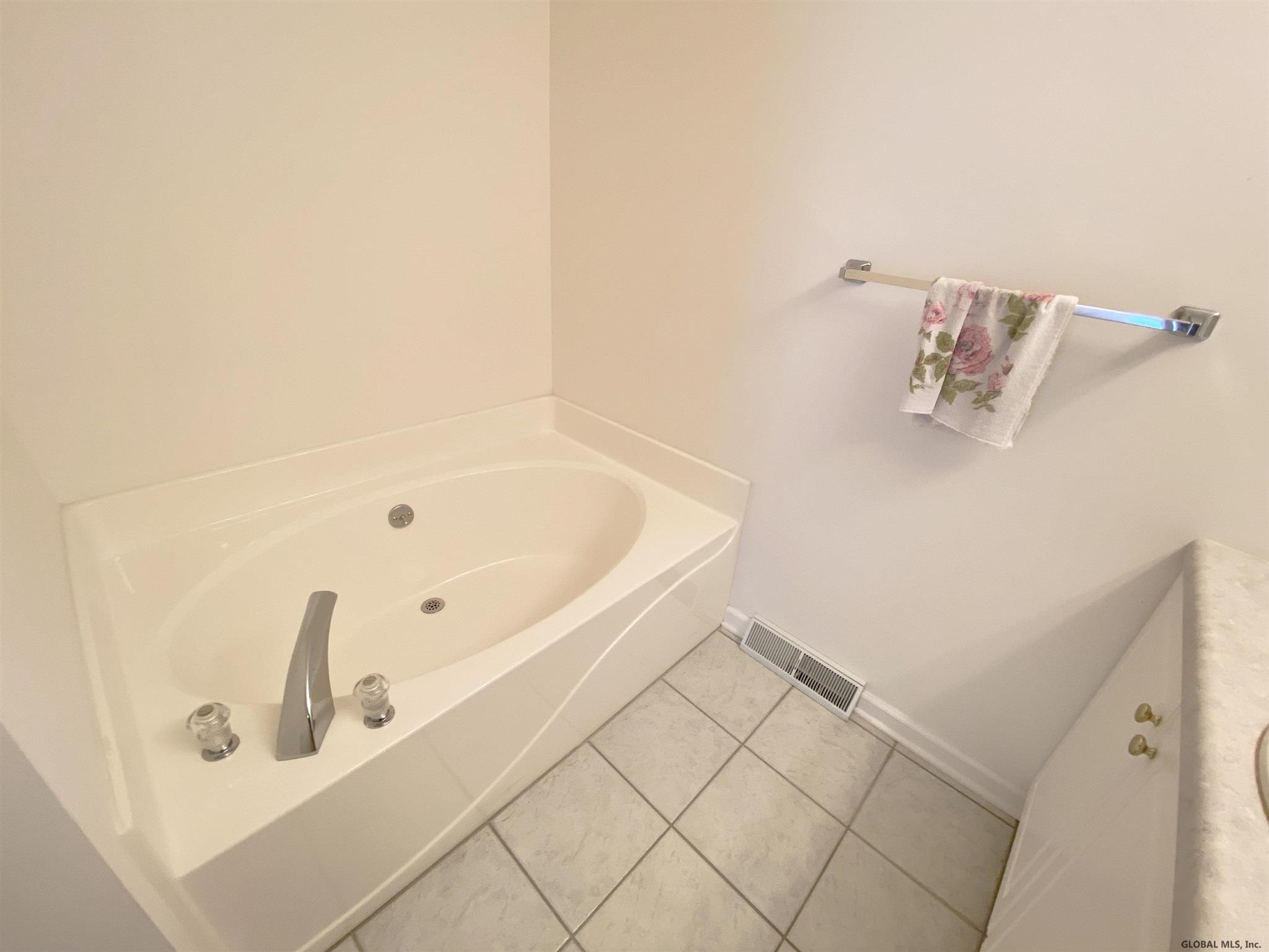 125 Harvard Road Colonie, NY 12189 - Photo 30 of 71 Photo 30