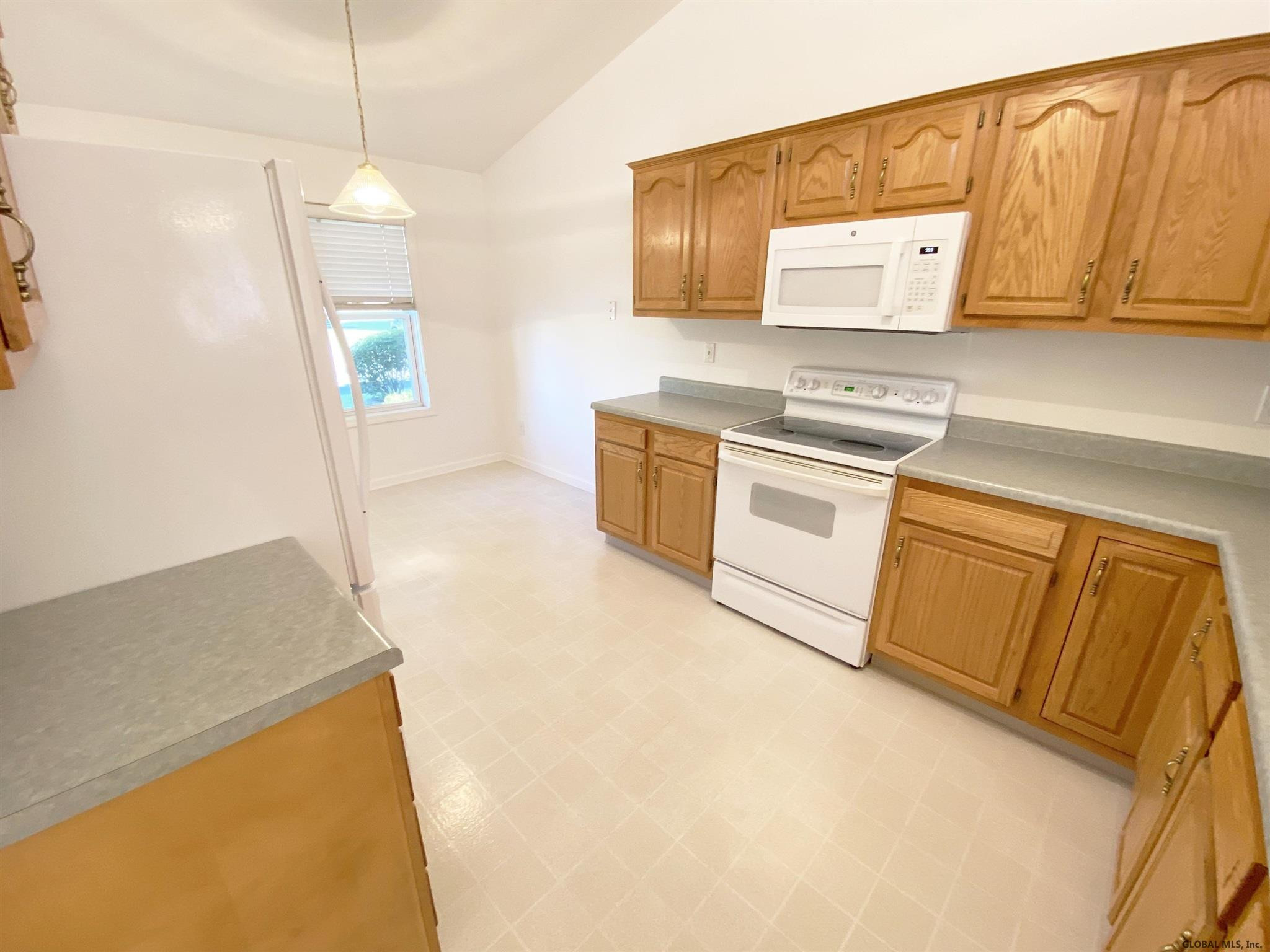 125 Harvard Road Colonie, NY 12189 - Photo 4 of 71 Photo 4