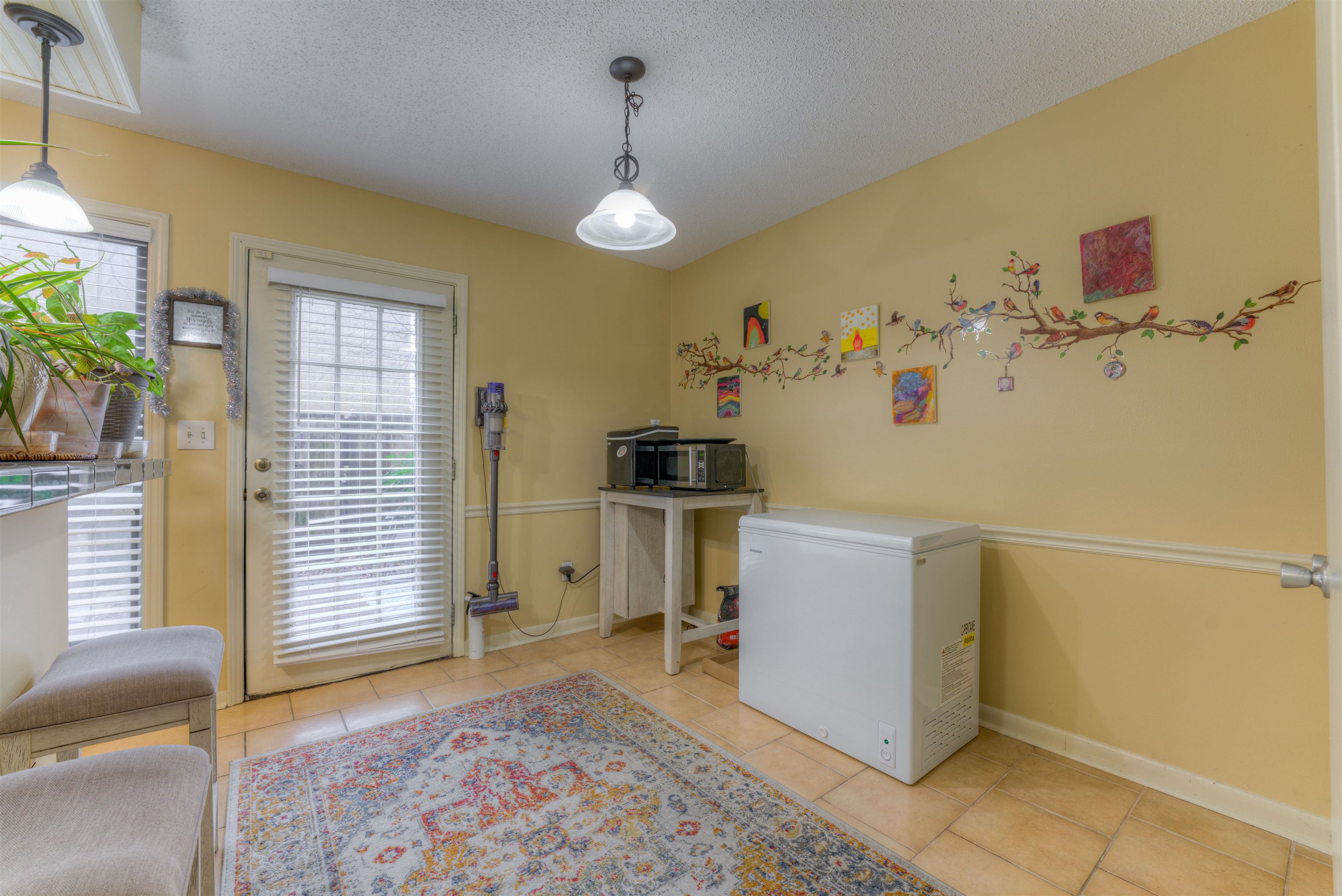 997 June Road Memphis, TN 38119 - Photo 10 of 30 a view of a bedroom with window
