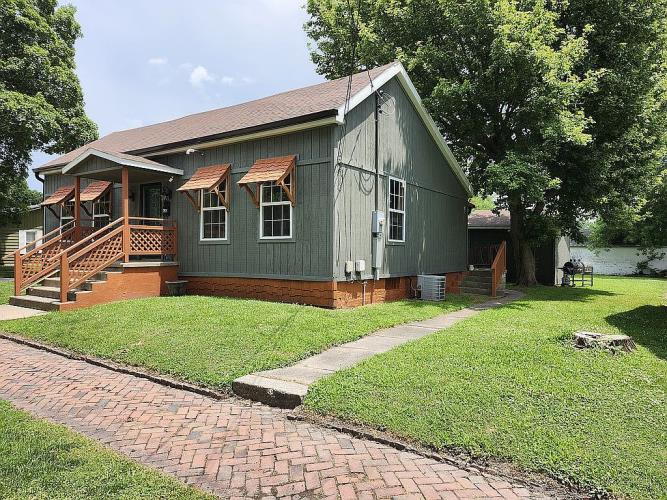 620 North Jackson Street Litchfield, IL 62056 - Photo 2 of 7