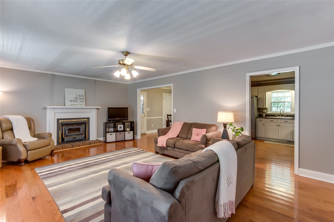407 Old Colony Road Anderson, SC 29621 - Photo 5 of 32