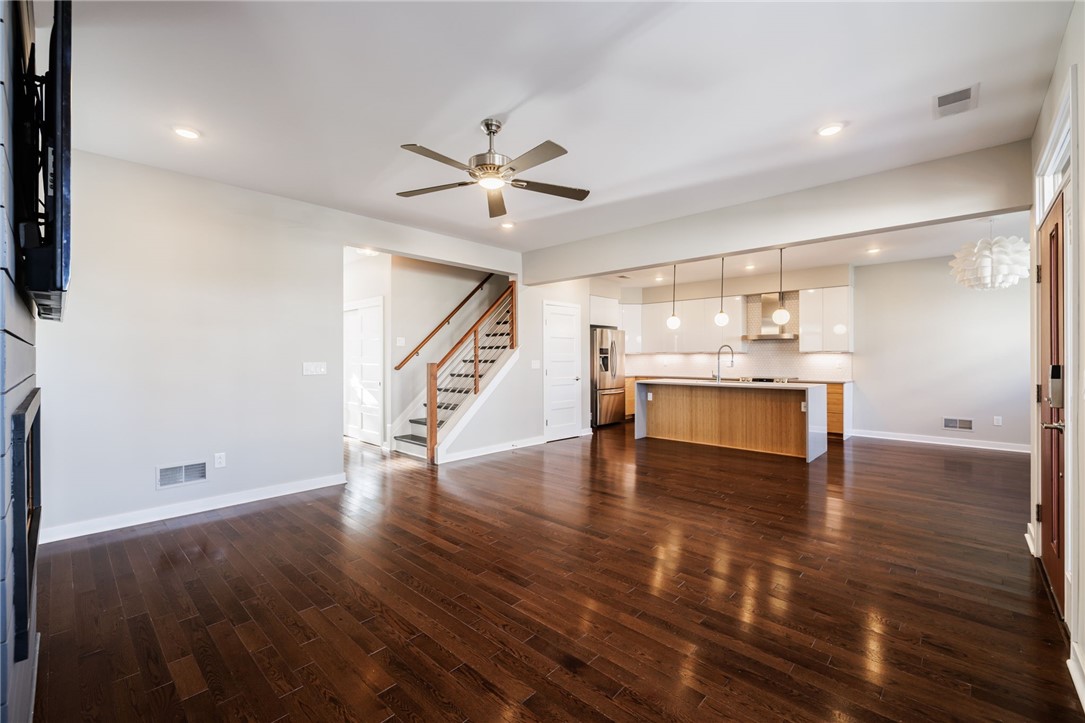 76 Charlotte Street Rochester, NY 14607 - Photo 11 of 47