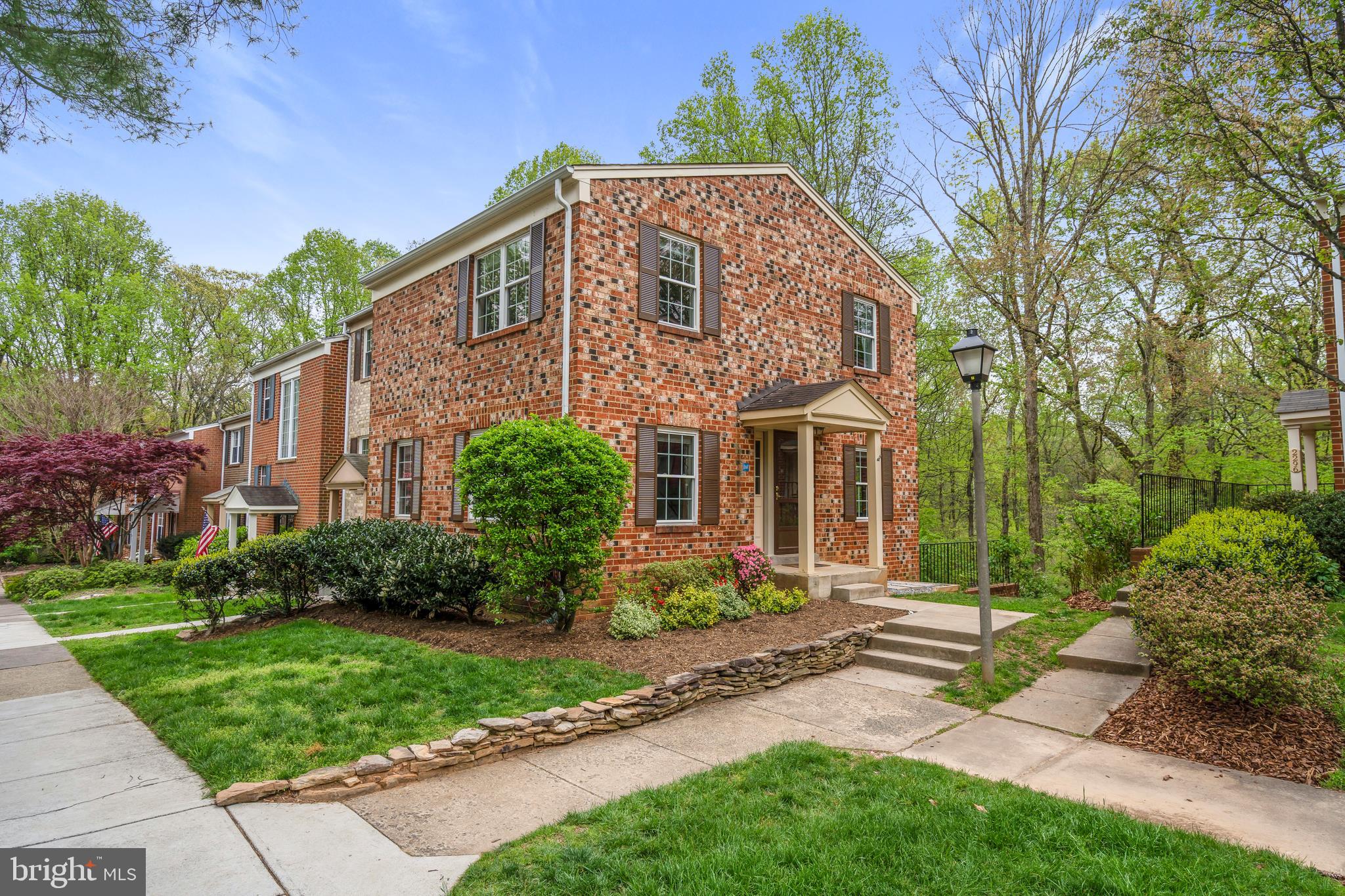 2267 Gunsmith Square Reston, VA 20191 - Photo 4 of 51 Nice End Unit Townhome