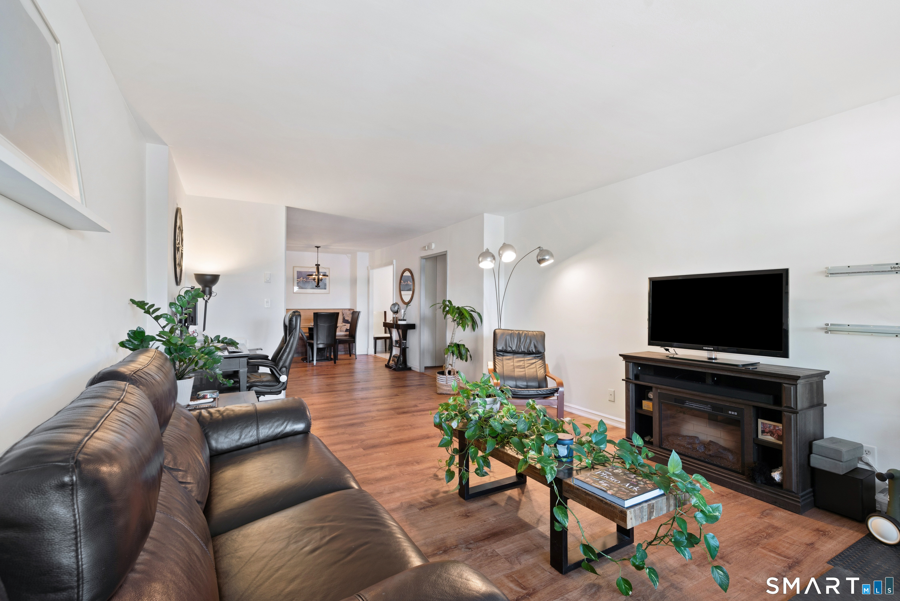 30 Glenbrook Road, Unit 2E Stamford, CT 06902 - Photo 3 of 22