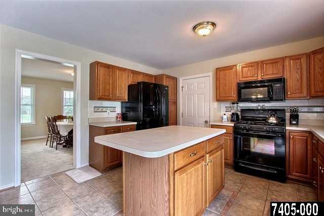 1619 Lilac Road York, PA 17408 - Photo 6 of 24