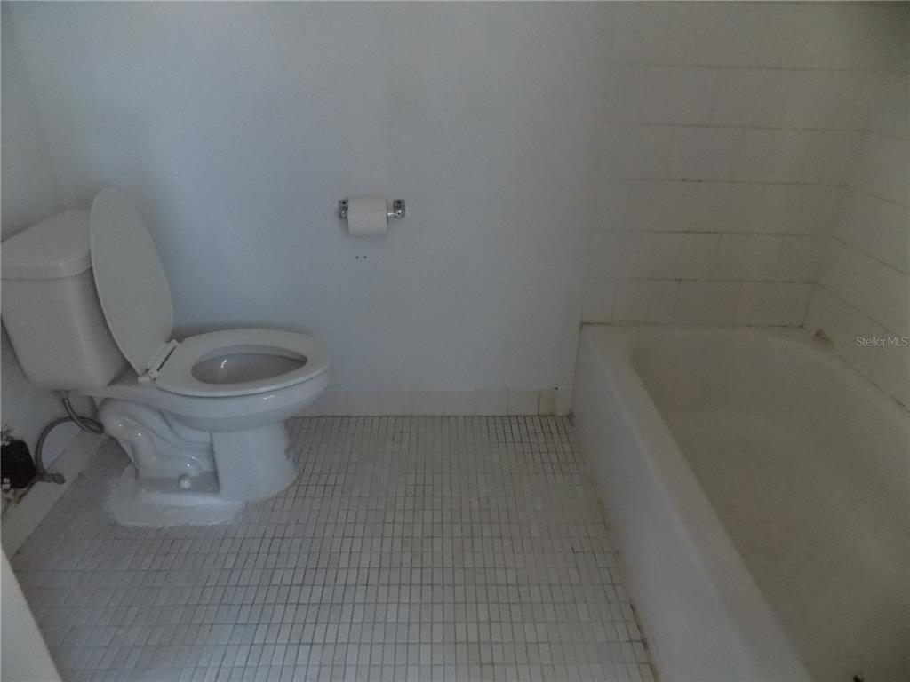613 Southwest 75th Street, Unit 101 Gainesville, FL 32607 - Photo 18 of 27