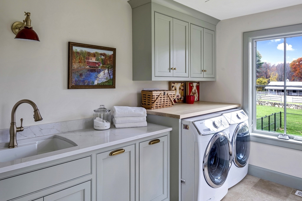 57 French Court Dunstable, MA 01827 - Photo 18 of 42