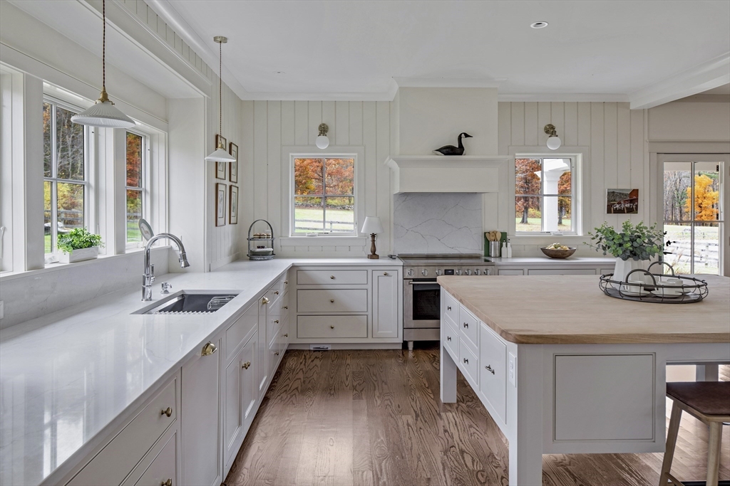 57 French Court Dunstable, MA 01827 - Photo 6 of 42