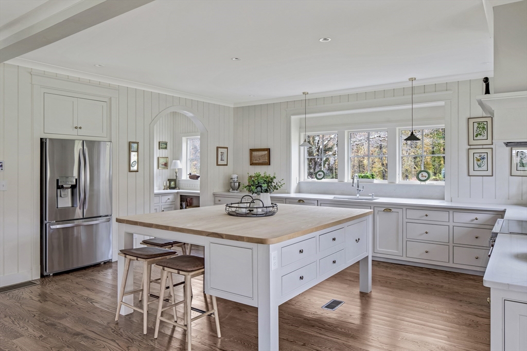 57 French Court Dunstable, MA 01827 - Photo 7 of 42