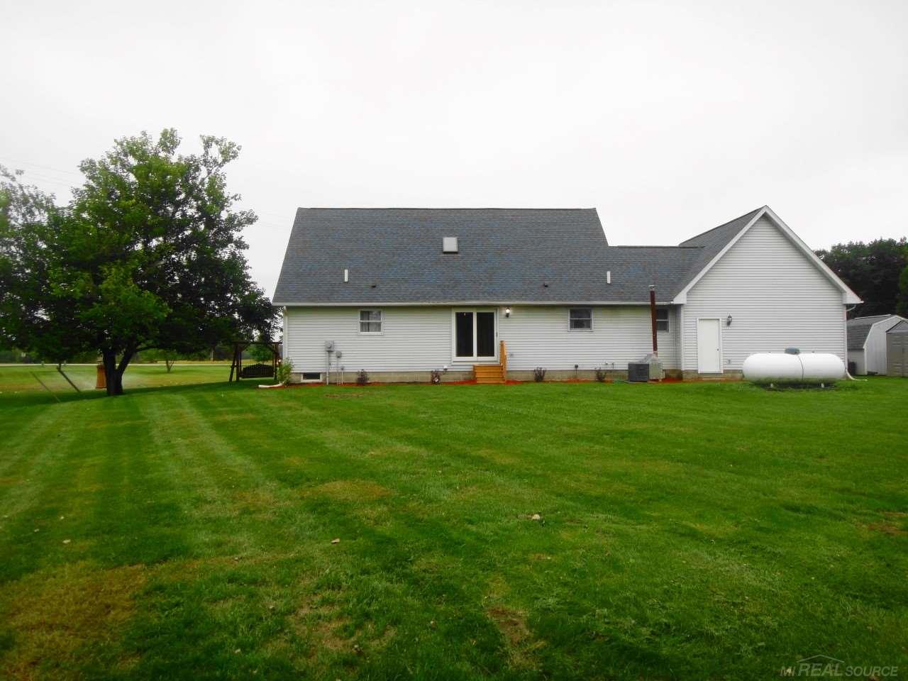 5989 Newark Road Imlay City, MI 48444 - Photo 11 of 30 31360668-10.JPG