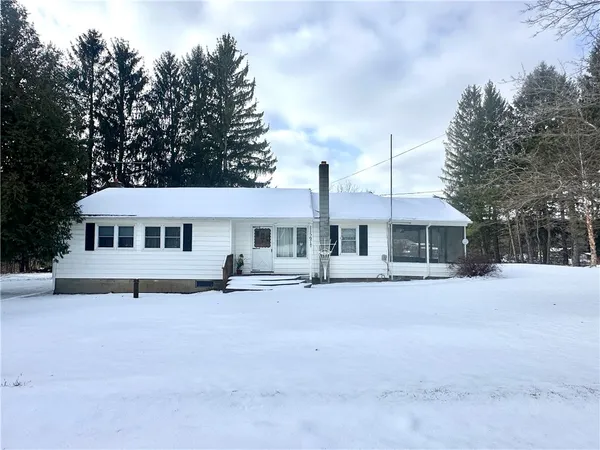 $172,000 | 11567 Maple Avenue, Prattsburgh, NY 14512