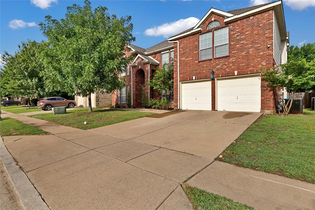8620 Thistle Ridge Terrace Fort Worth, TX 76123 - Photo 2 of 40