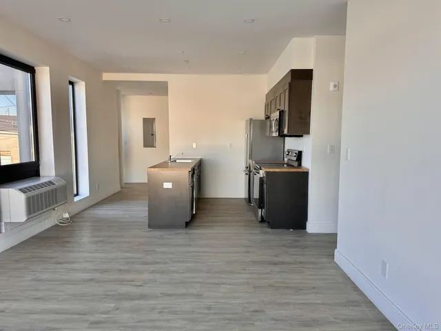 $3,895 | 362 West Merrick Road, Unit 202, Valley Stream, NY 11580