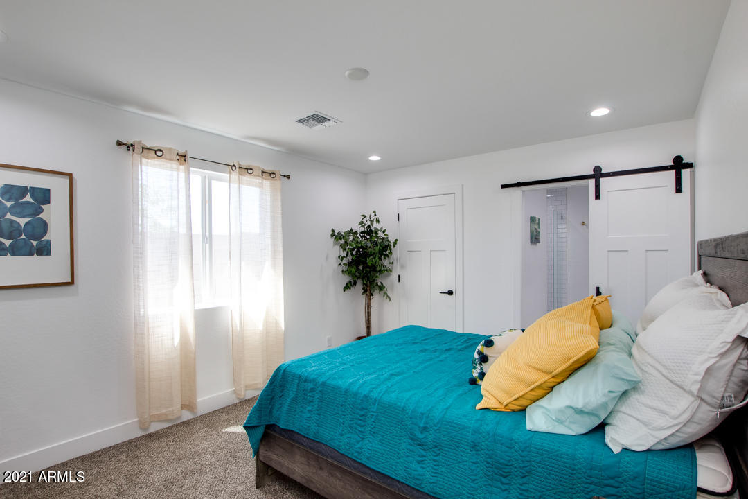 3853 West Gaby Road Phoenix, AZ 85041 - Photo 14 of 24 14-Roeser
