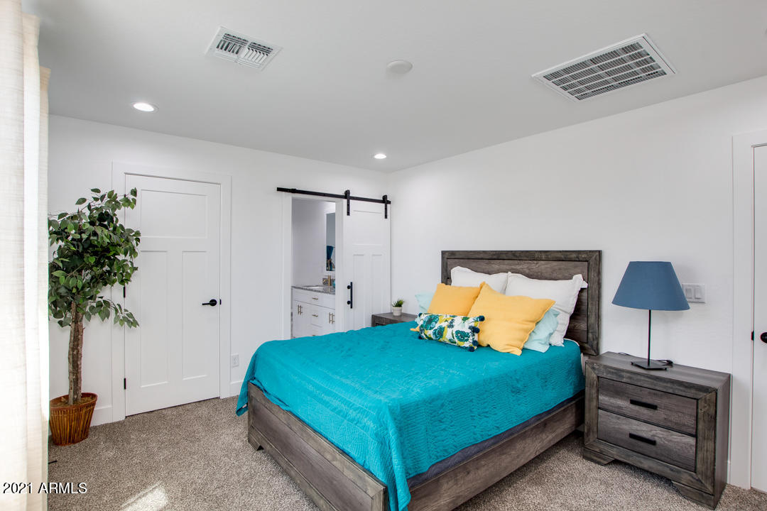 3853 West Gaby Road Phoenix, AZ 85041 - Photo 15 of 24 15-Roeser