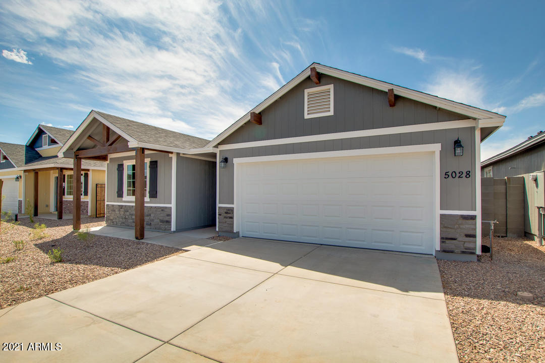 3853 West Gaby Road Phoenix, AZ 85041 - Photo 3 of 24 03-Roeser