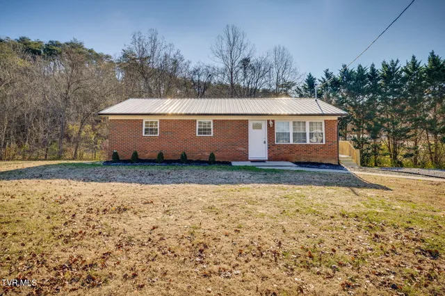$265,000 | 365 Lakeway Road, Morristown, TN 37814