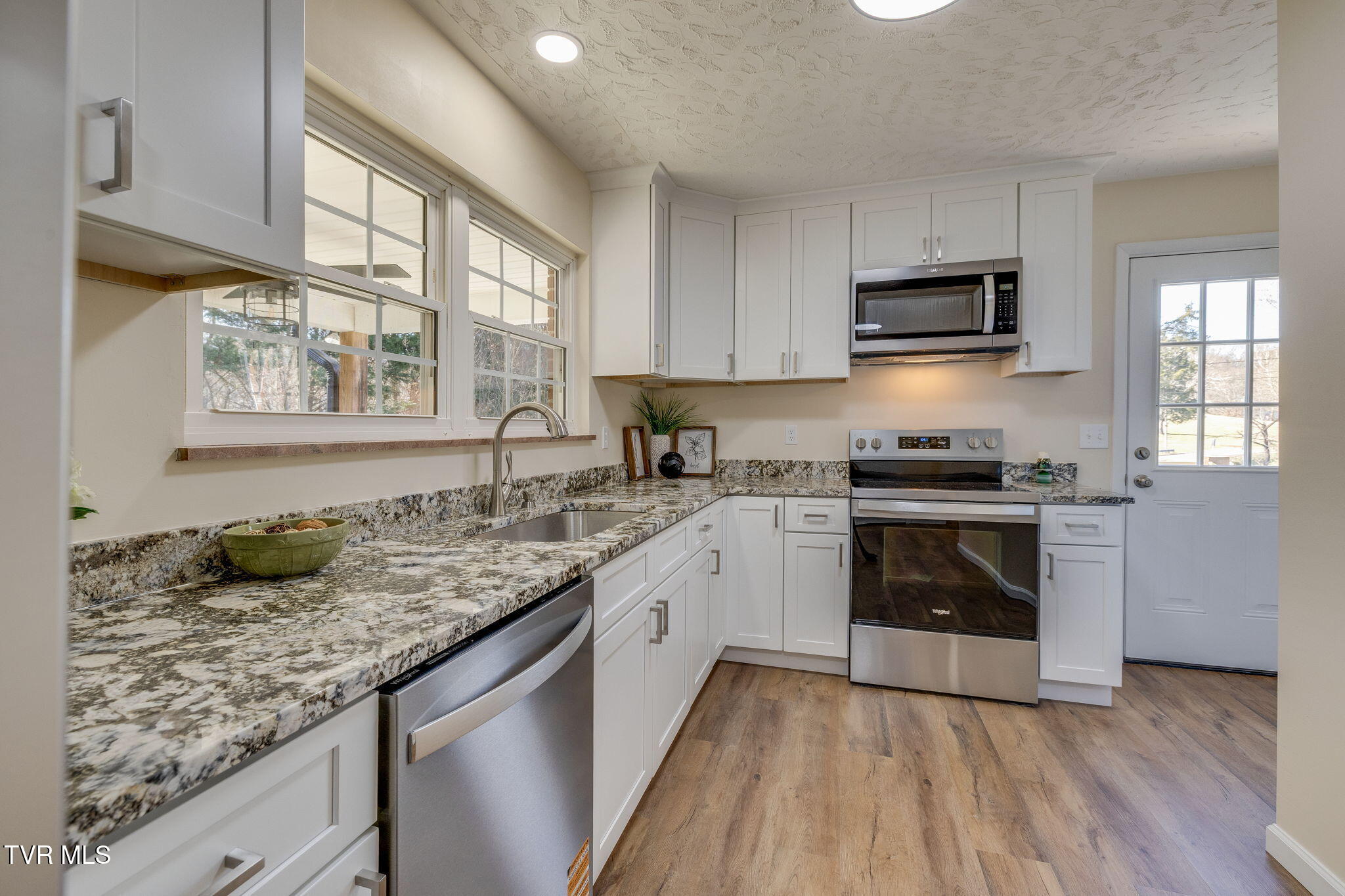 365 Lakeway Road Morristown, TN 37814 - Photo 13 of 33 010