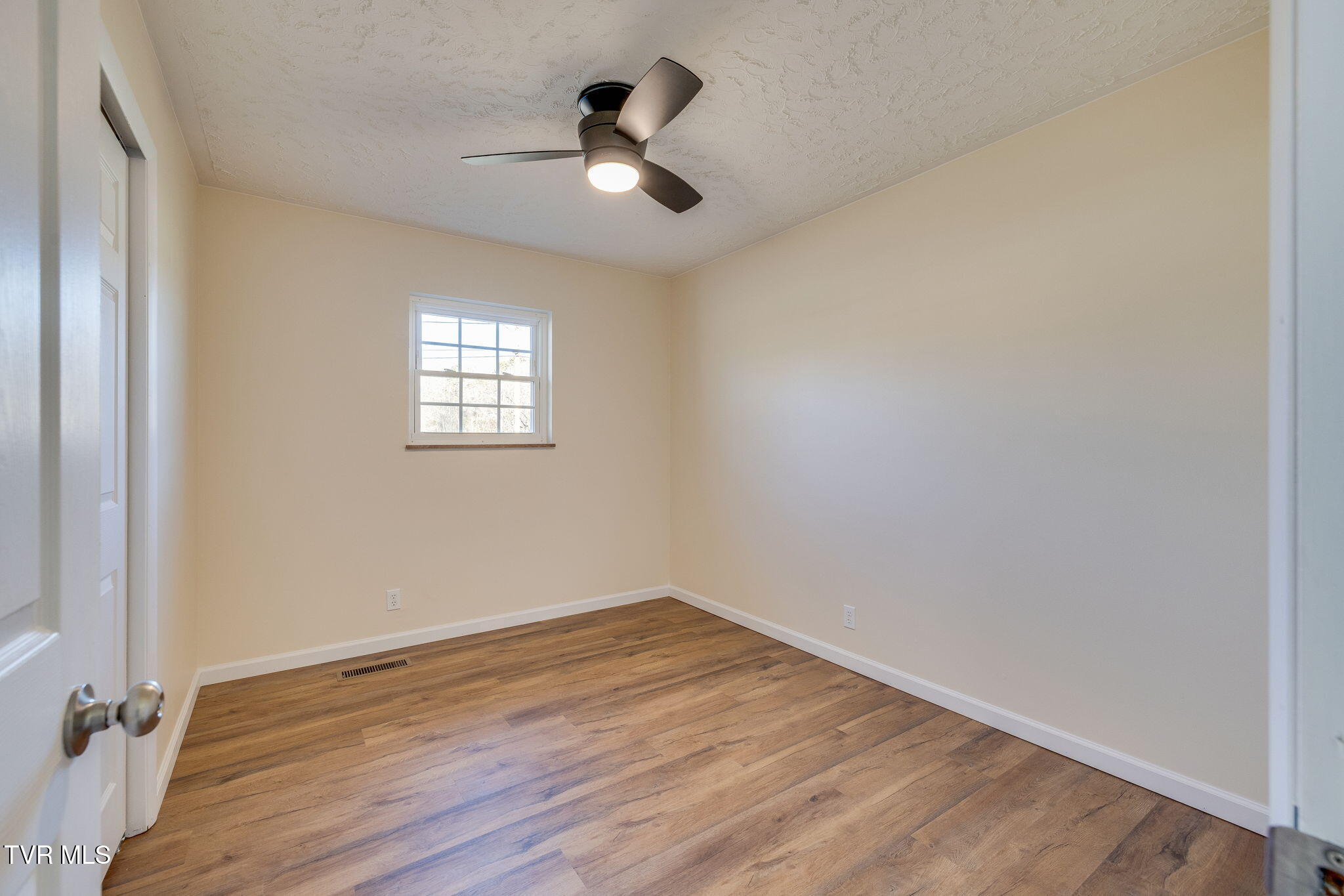 365 Lakeway Road Morristown, TN 37814 - Photo 18 of 33 015