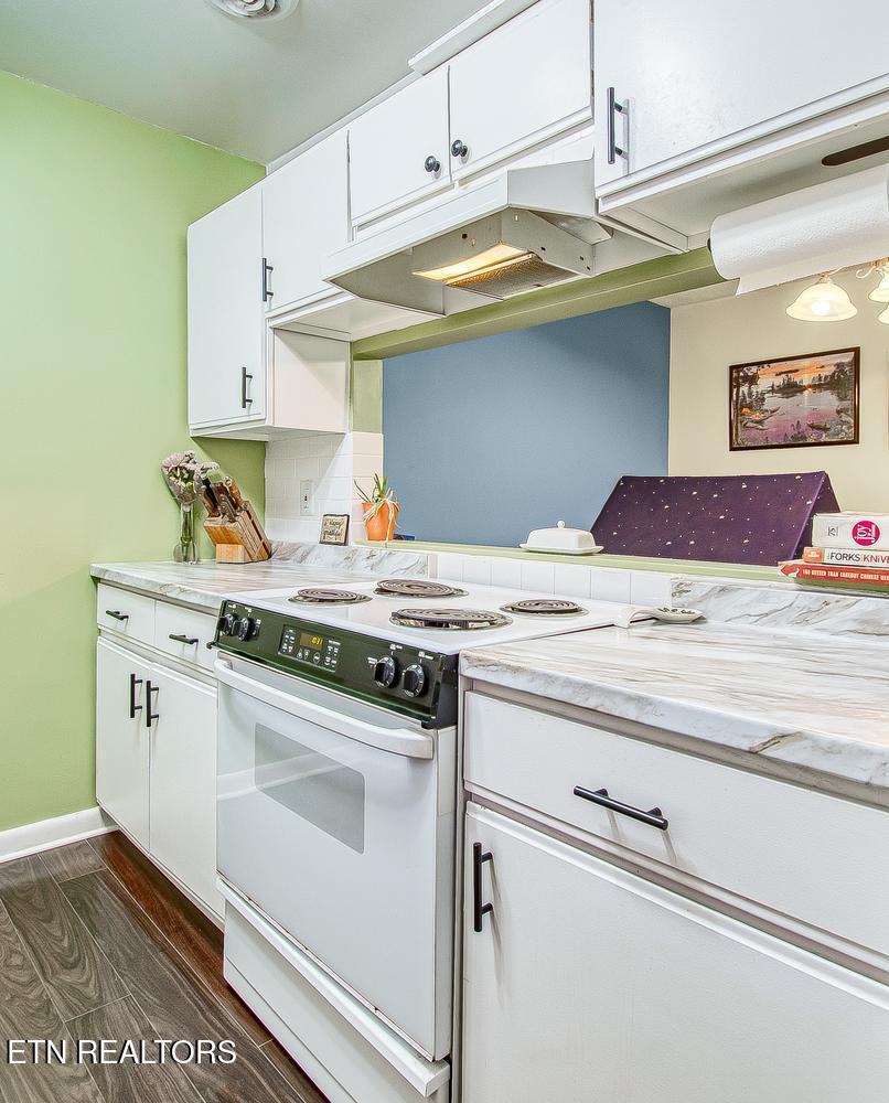 2705 Sood Road, Unit B Knoxville, TN 37921 - Photo 8 of 18 008-005-DSC 7799-807x1000