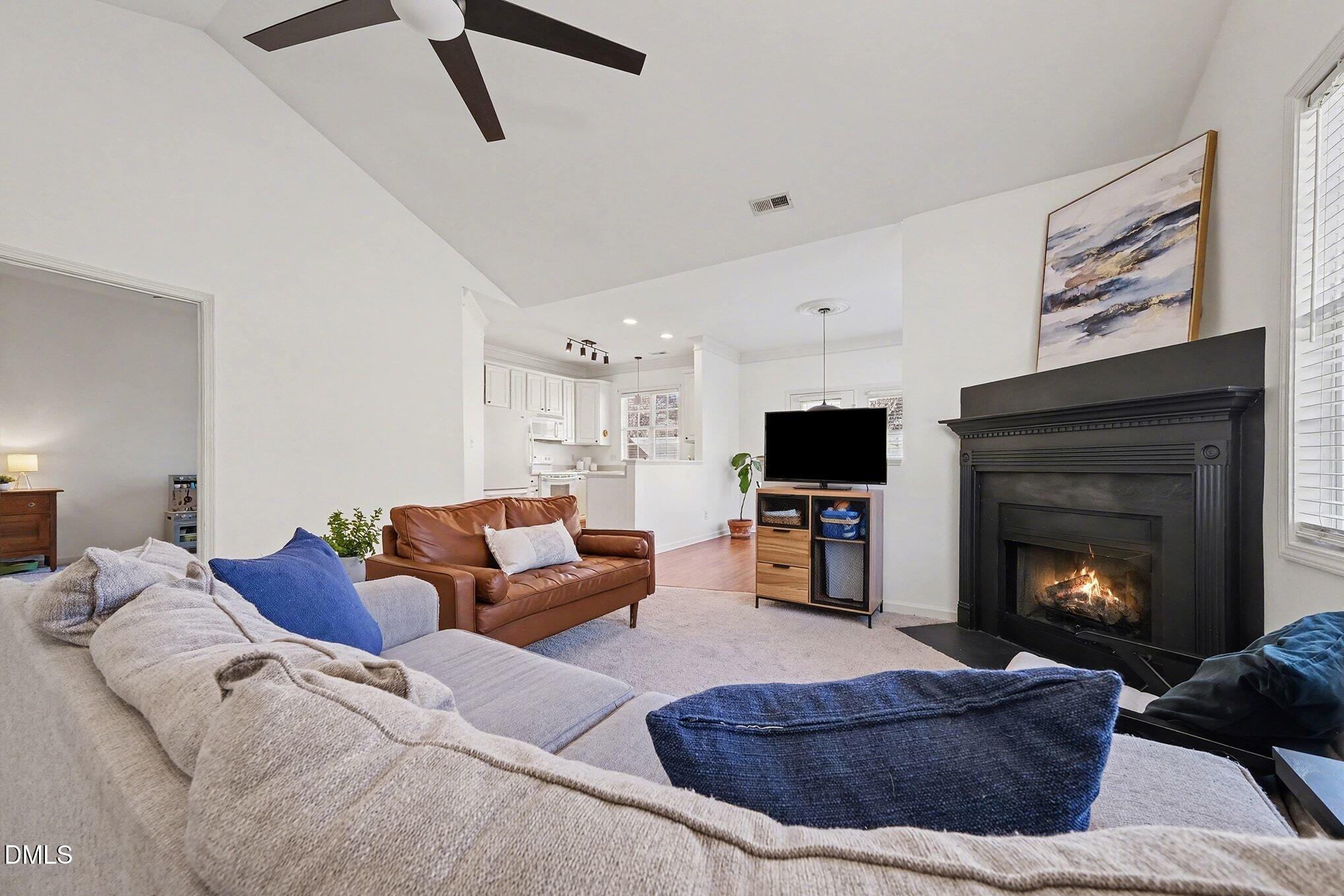 2711 Andover Glen Road Raleigh, NC 27604 - Photo 5 of 36 007_file_7040