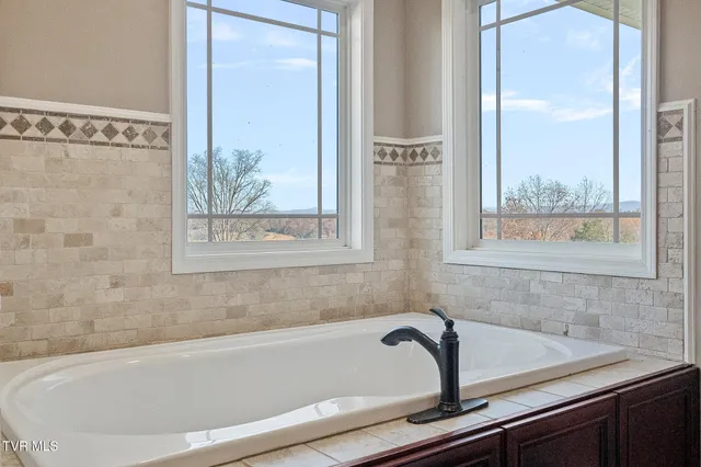 $849,900 | 8477 East Andrew Johnson Highway, Chuckey, TN 37641