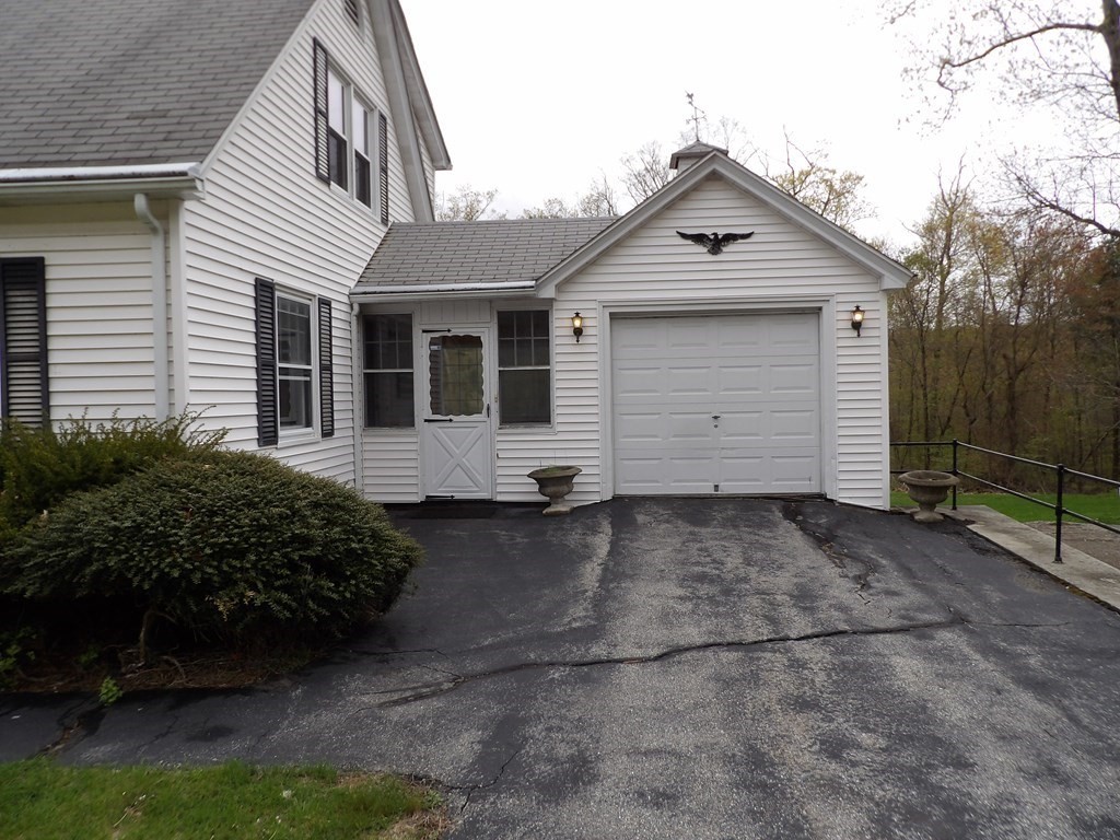 70 Southbridge Road Dudley, MA 01571 - Photo 3 of 21 Gallery Image 3