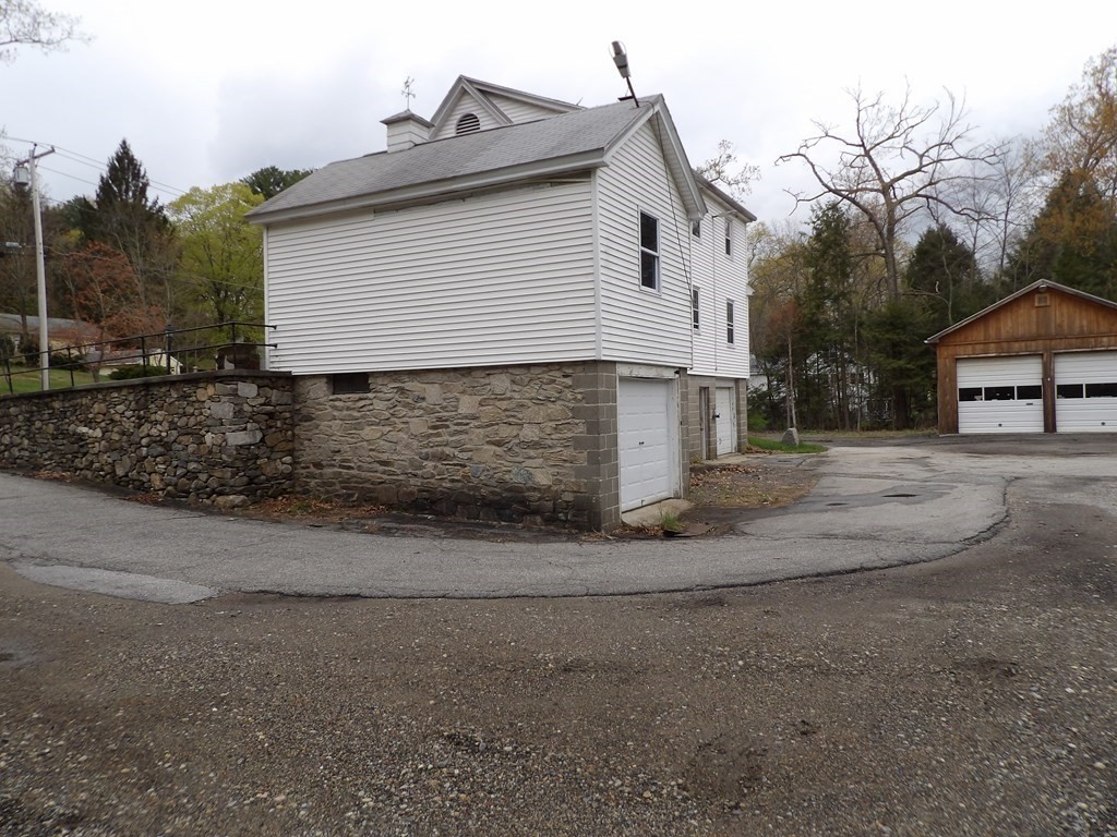 70 Southbridge Road Dudley, MA 01571 - Photo 6 of 21 Gallery Image 6