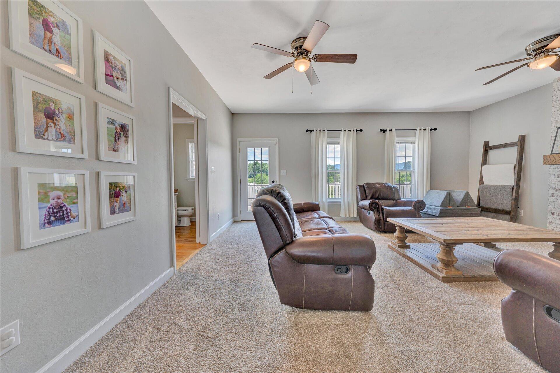 4541 Country Club Road Troutville, VA 24175 - Photo 7 of 51 07-DSC00010