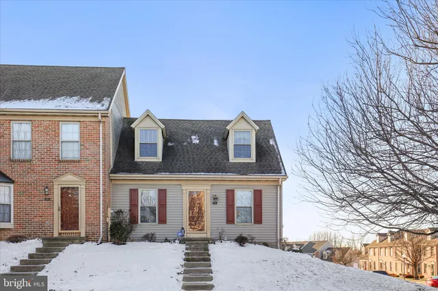 $199,900 | 120 Crown Pointe Drive, Unit L120, York, PA 17402