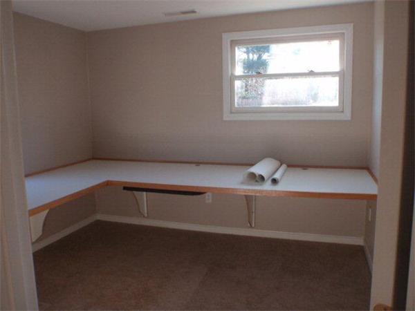 8 Hazelwood Road Maynard, MA 01754 - Photo 7 of 13 Gallery Image 7