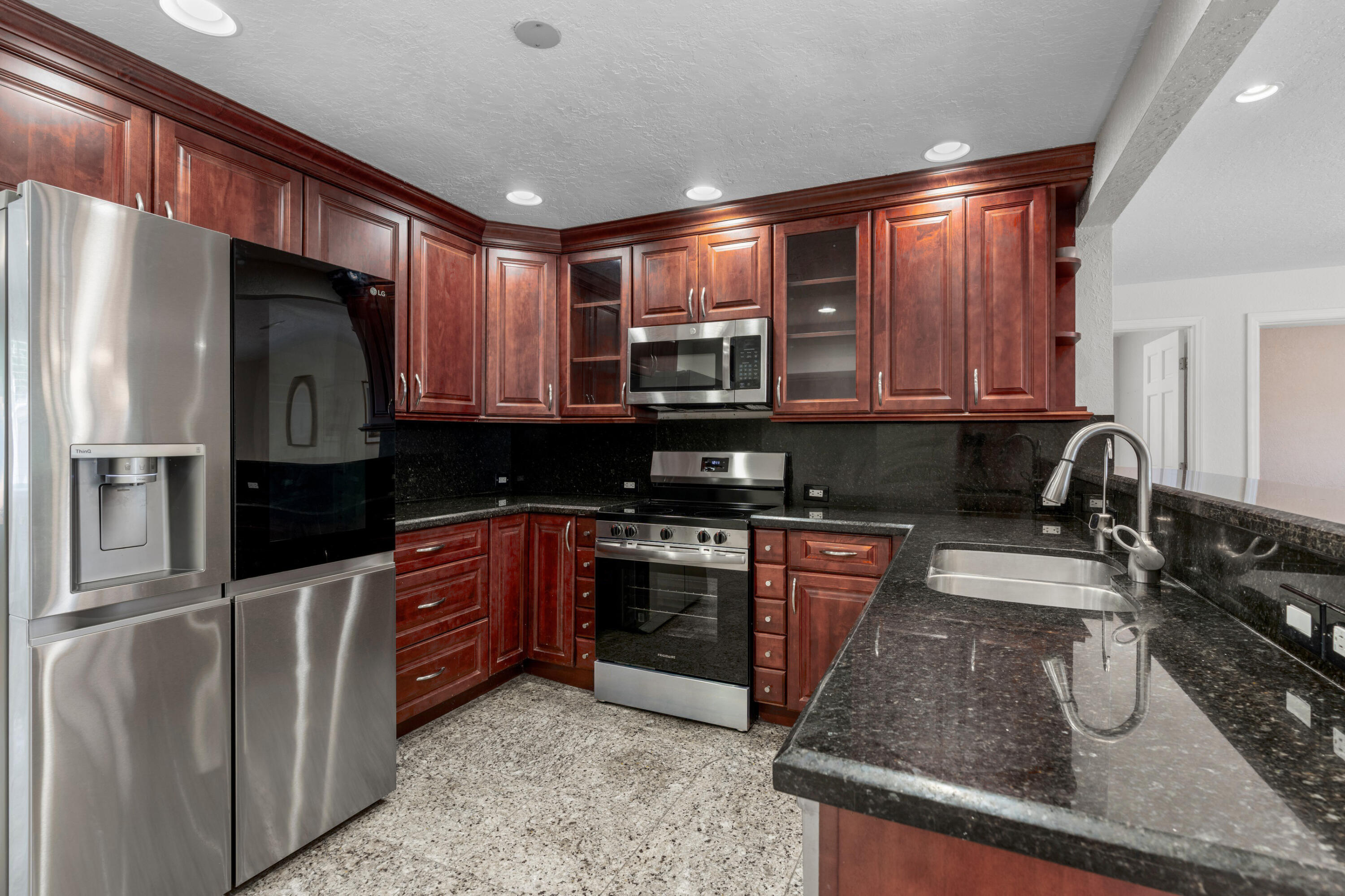 319 Southwest 2nd Street Boca Raton, FL 33432 - Photo 9 of 48 Kitchen