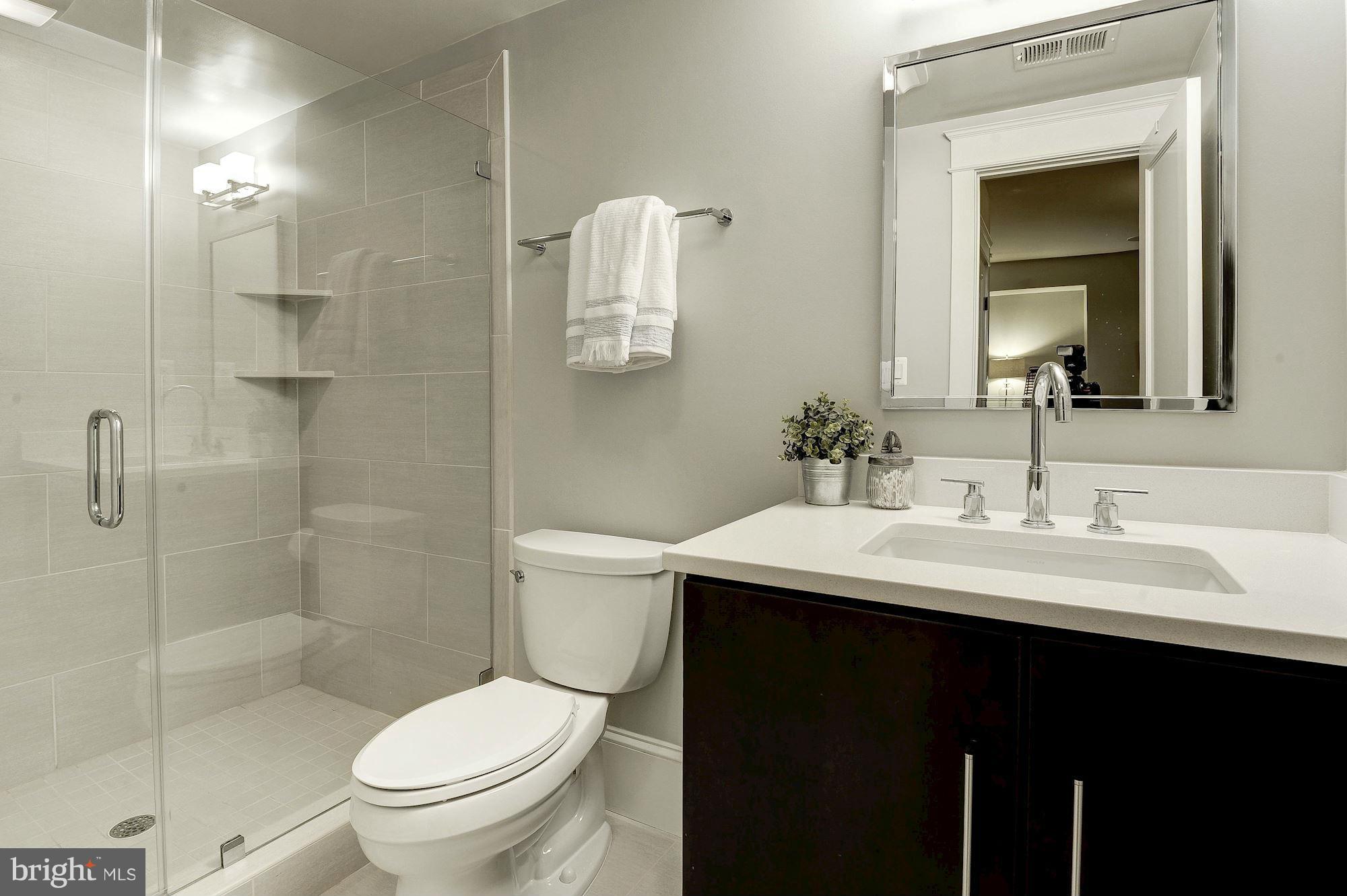 1700 Russell Road Alexandria, VA 22301 - Photo 22 of 30 Bath