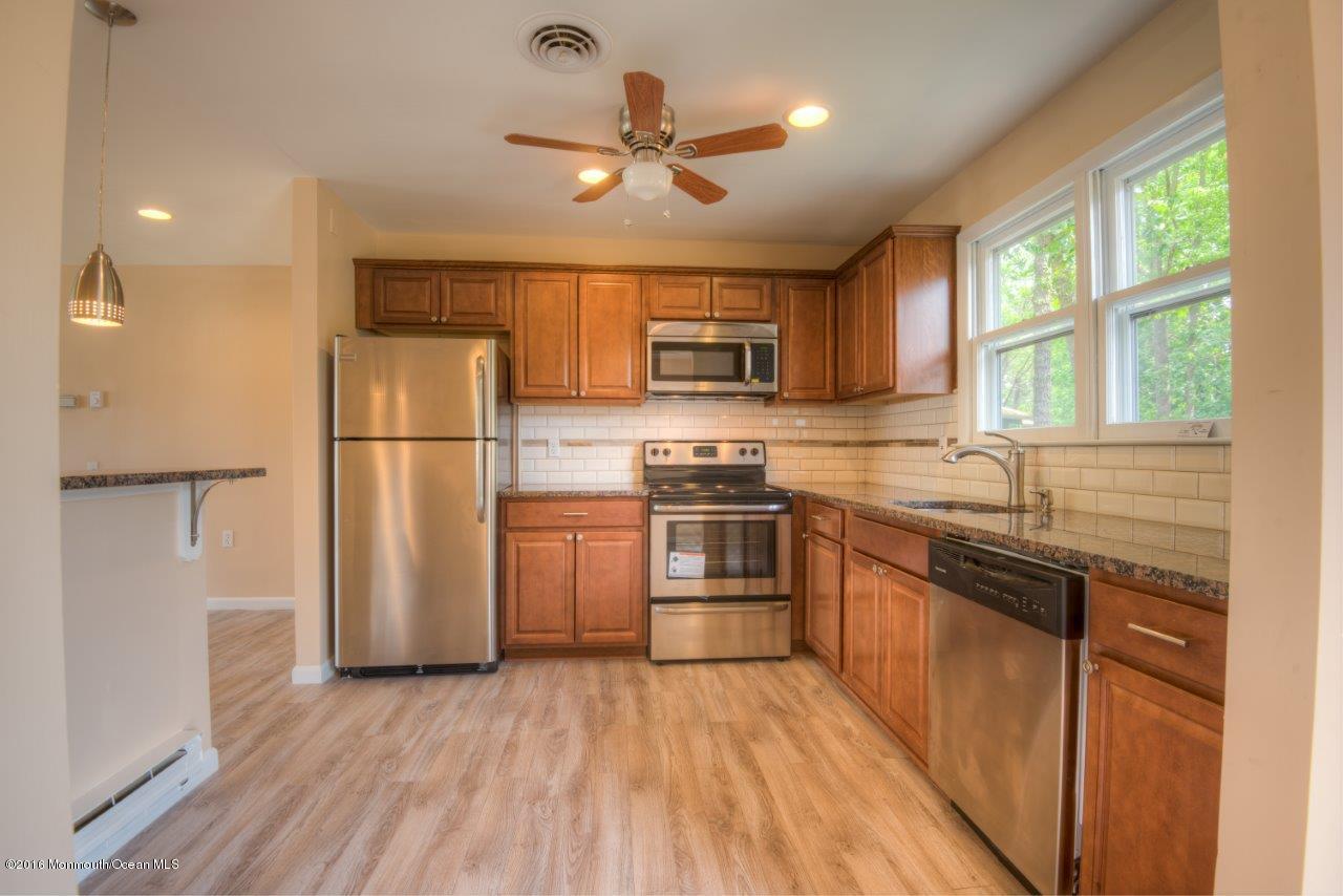 19 Hartford Road Whiting, NJ 08759 - Photo 3 of 14 Hartford 15