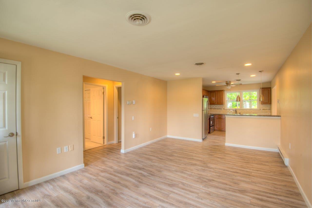 19 Hartford Road Whiting, NJ 08759 - Photo 4 of 14 Hartford 11