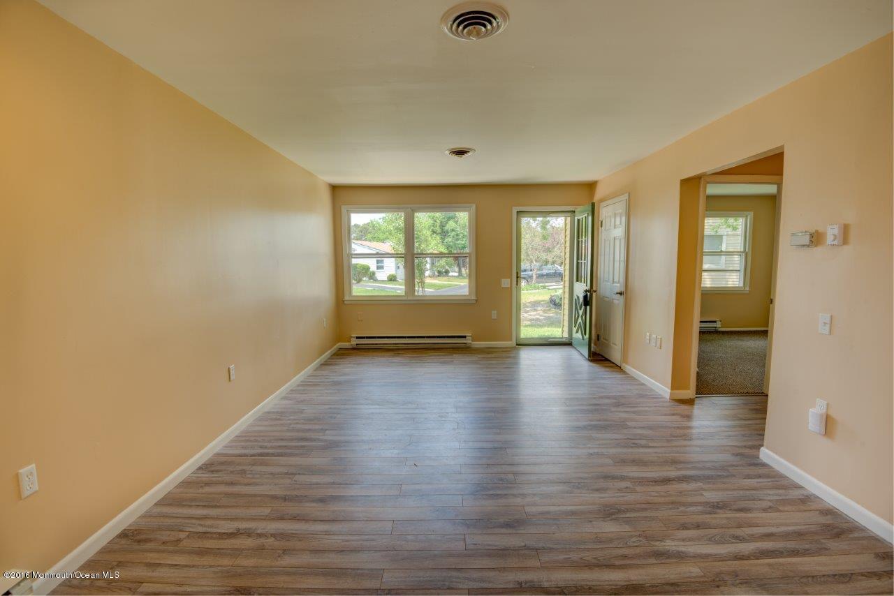 19 Hartford Road Whiting, NJ 08759 - Photo 5 of 14 Hartford 9