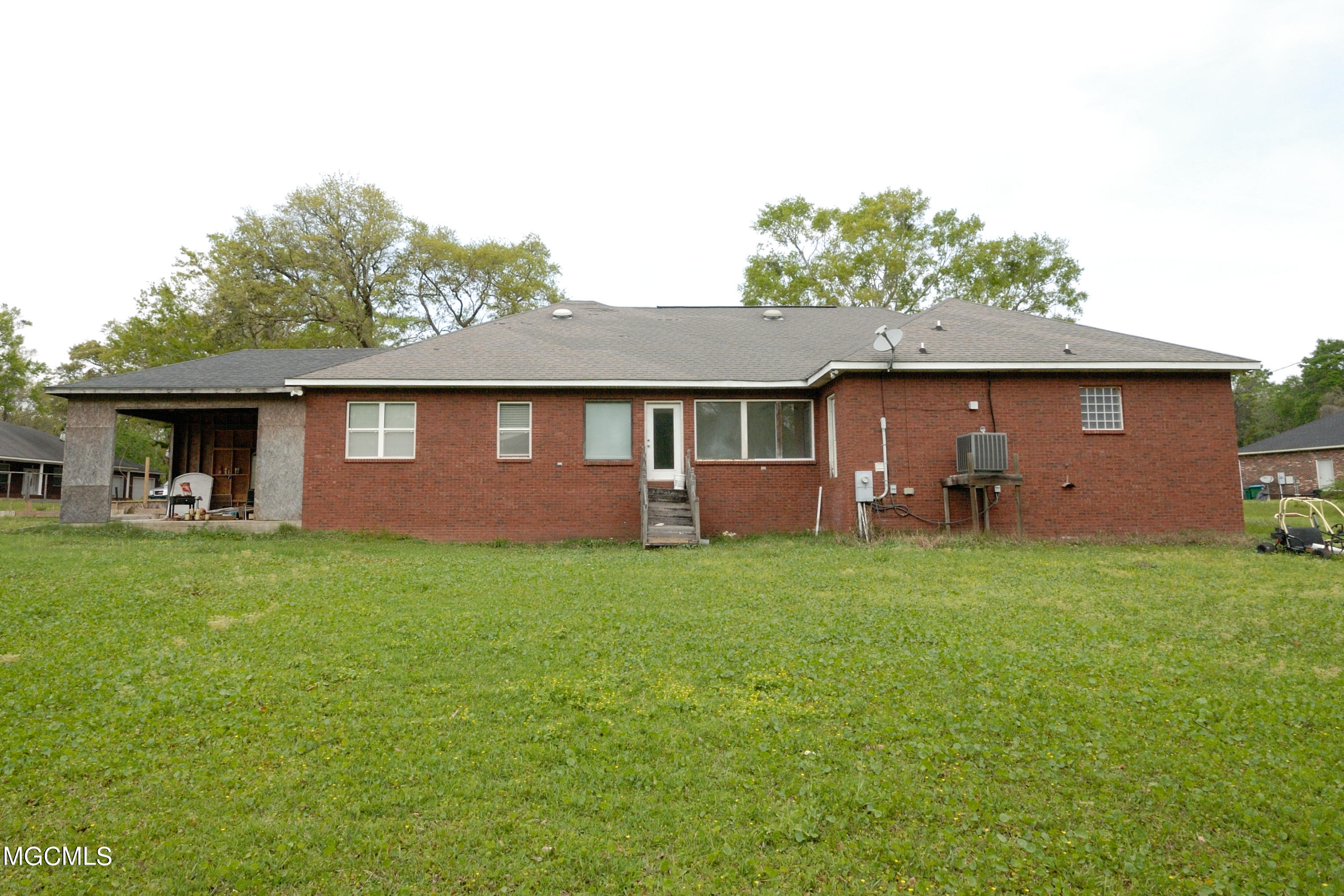 4700 Thompson Street Moss Point, MS 39563 - Photo 2 of 20 DSC_0012