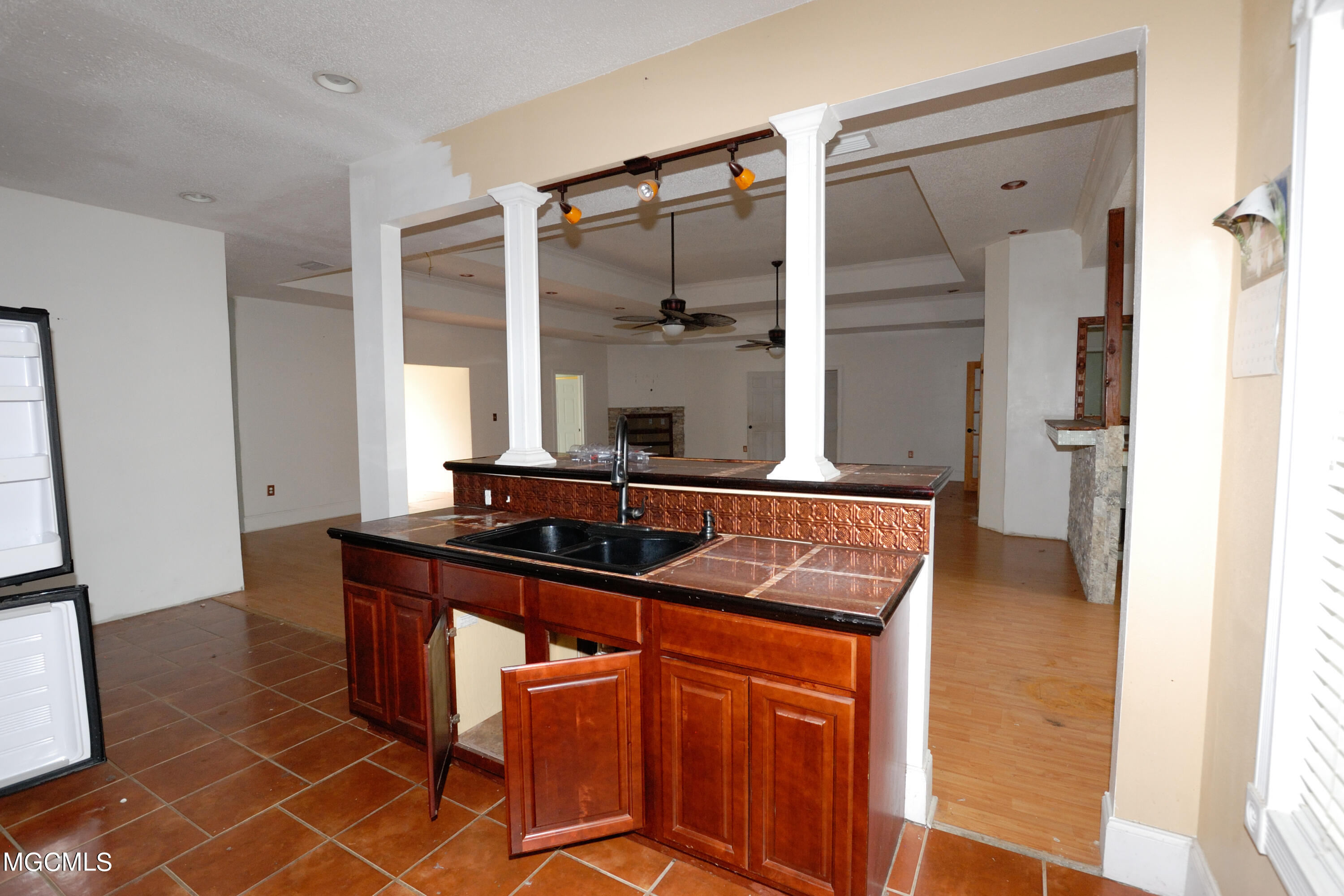 4700 Thompson Street Moss Point, MS 39563 - Photo 9 of 20 DSC_0036